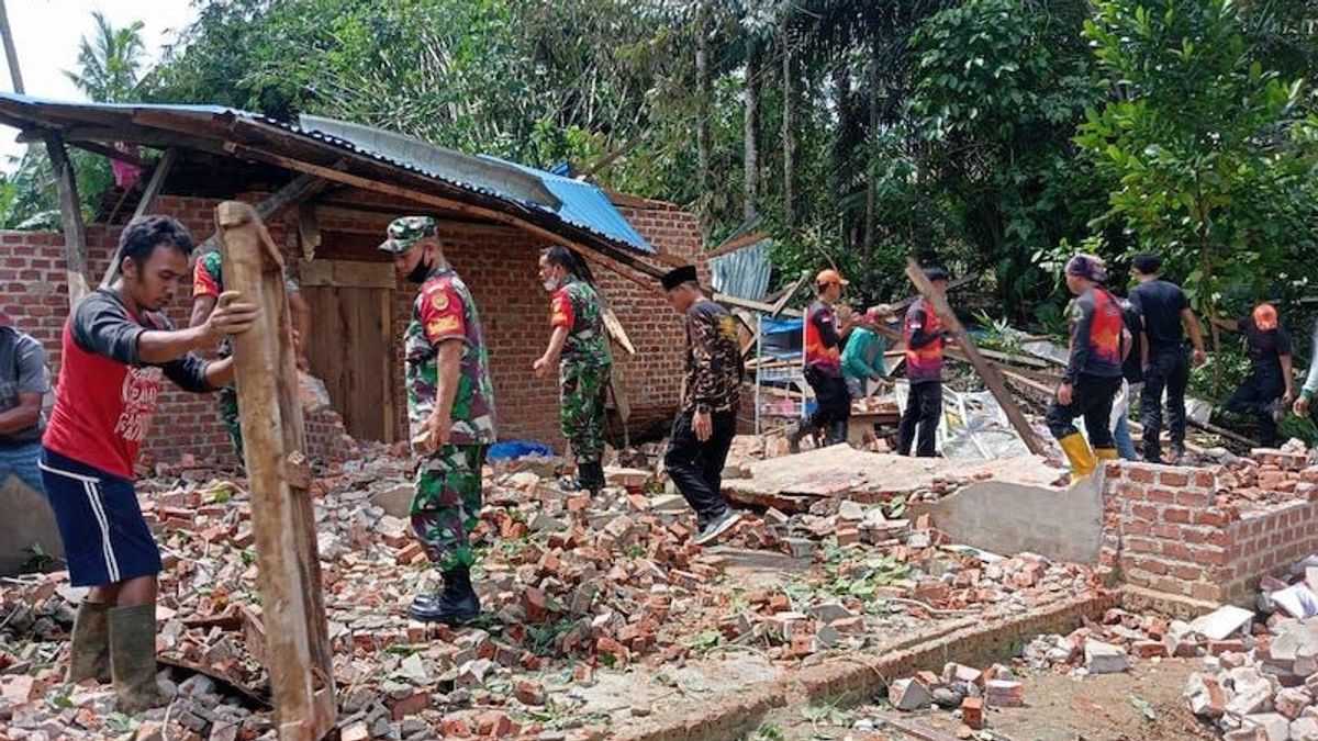 BMKG Sumsel Himbau Masyarakat Waspada Hujan Disertai Angin Kencang