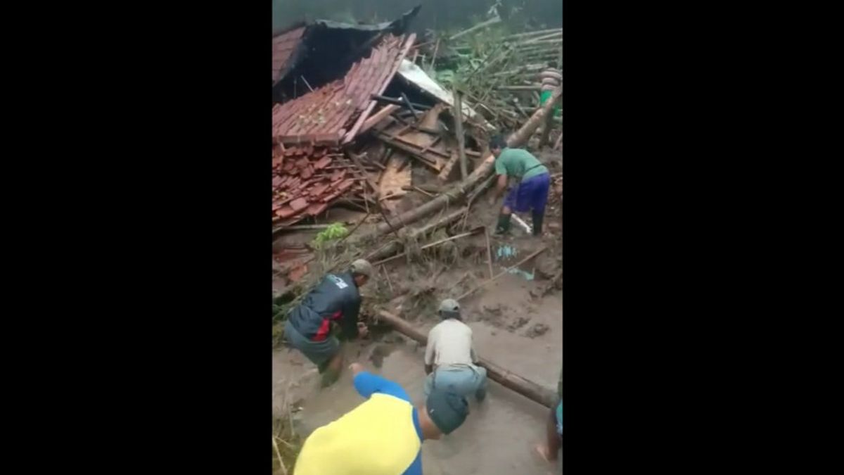Banjir dan Longsor di Pangandaran, 2 Warga Meninggal 