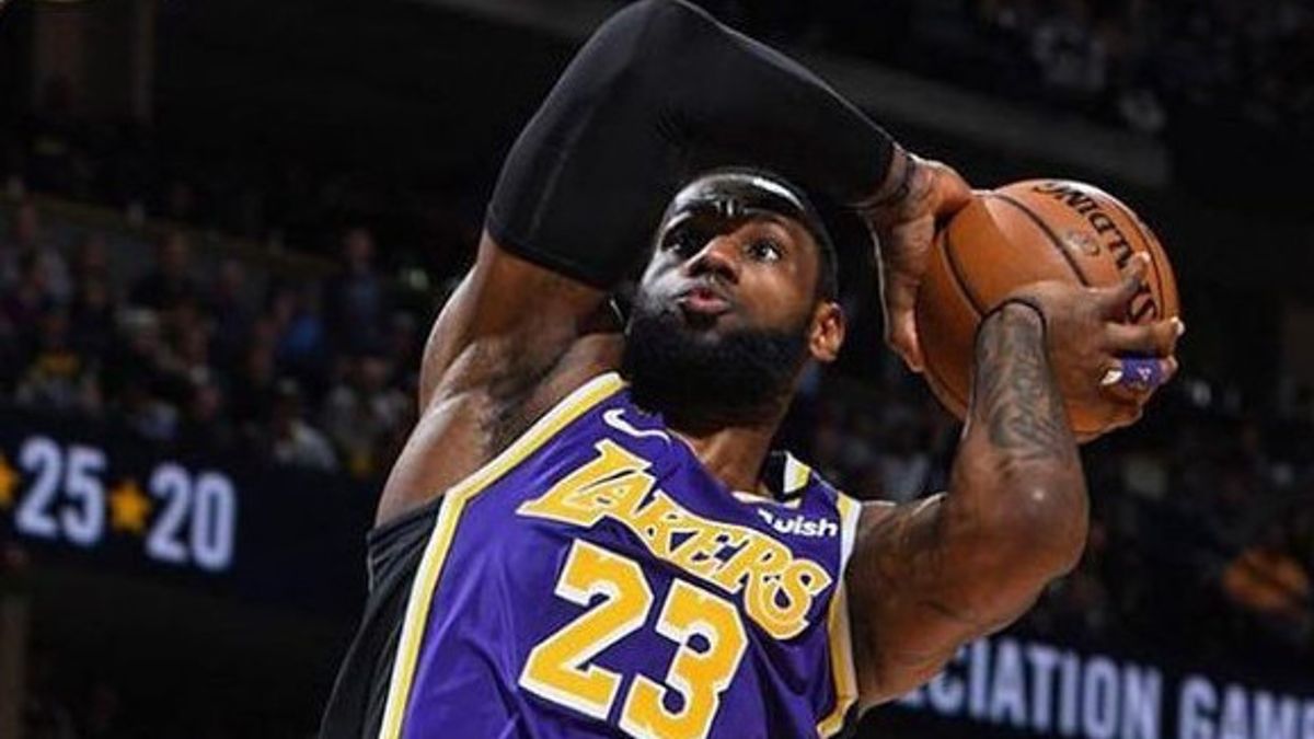 MVP Favorite LeBron James: Is There Any Other Athlete Who Looks As Good As A Lakers Star At 36?
