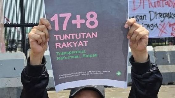 ソーシャルメディアで混雑している、インフルエンサーによって表明された人々の要求の17 + 8は何ですか?