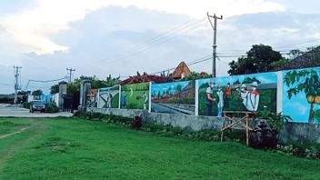 再びトレンド、クルンクンバリ政府は壁画を作るが、ゴミに関する市民の批判が含まれています