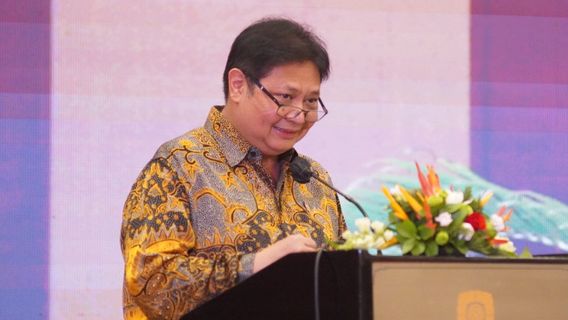 Airlangga Diam saat Positif COVID-19, Epidemiolog: Bagaimana Mau Beri Contoh ke Masyarakat?