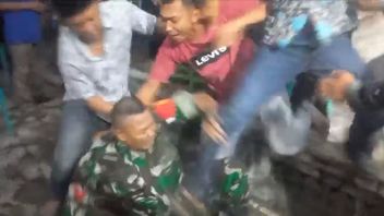Les membres de TNI ont agressé cinq personnes lors d'une fête de mariage à Grobogan