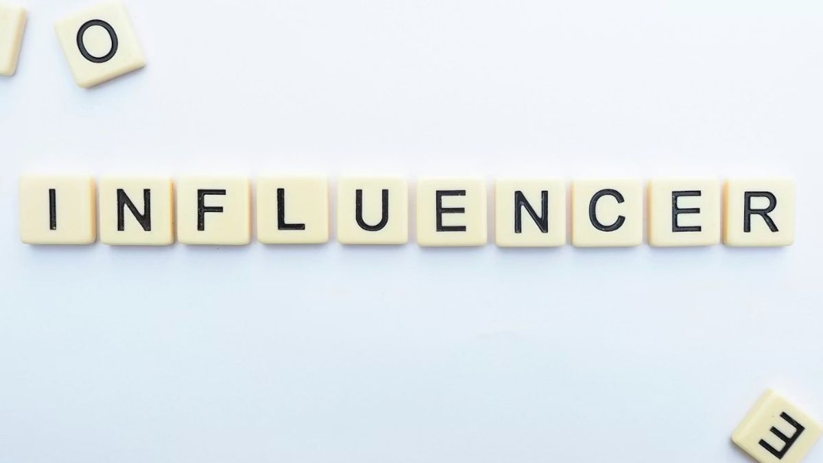 なぜインフルエンサーレビューは伝統的な広告よりも魅力的なのでしょうか?