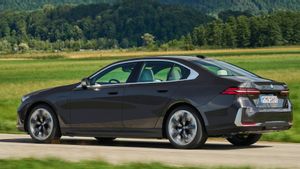 BMW Luncurkan Dua Sedan BMW 5 Series PHEV Terbaru