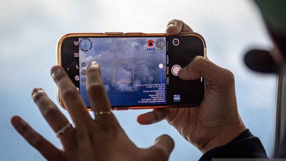La TNI prépare une opération de modification de la météo pour réduire les pluies torrentielles en Sumatra
