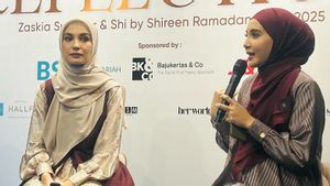 Born Through Self Reflection Travel, Zaskia And Shireen Sungkar Welcome Ramadan Through Collection Reflection