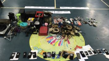 Cipinang Prison Raid: No Drugs, Only Cell Phones, Irons, Blenders And Other Electronic Items Owned By Detainees