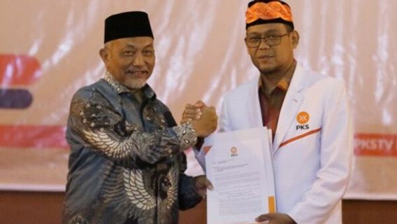 Observateur : haute éligibilité, exigence de battre PKS lors des élections Depok