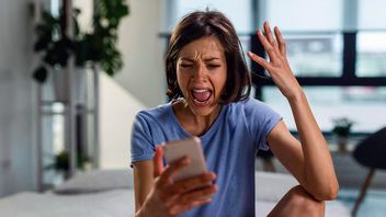 الكثير من غضب مستخدمي الإنترنت من الحكومة على وسائل التواصل الاجتماعي ، وهذه هي 3 طرق للحفاظ على الأفكار الثابتة