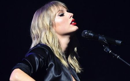 Taylor Swift Minta Bantuan Fans untuk Melawan Scooter Braun