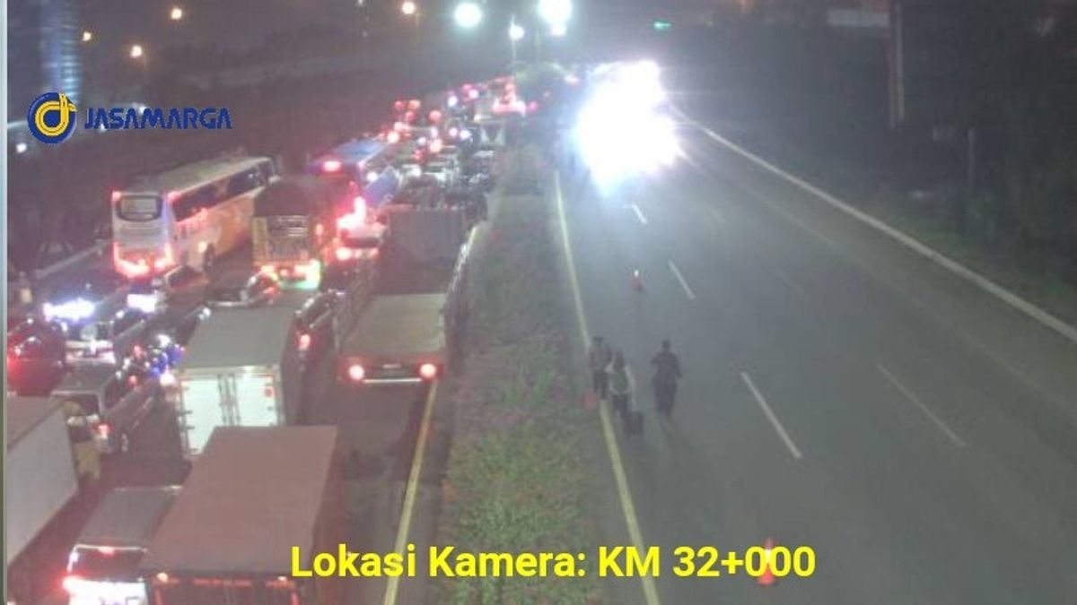 Approaching Rizieq Shihab's Return, The Toll Road To Soekarno-Hatta Airport Is Clogged 7 Km