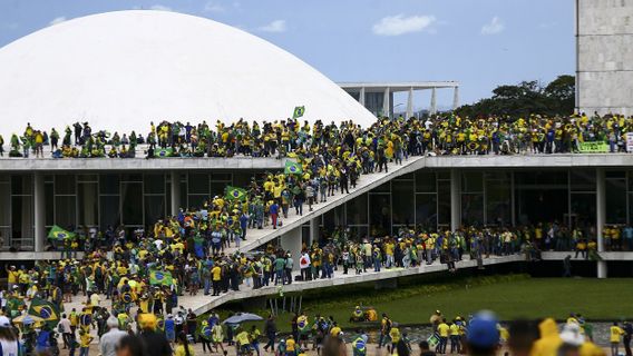 ブラジル警察が暴動を襲撃し、1月8日に逮捕