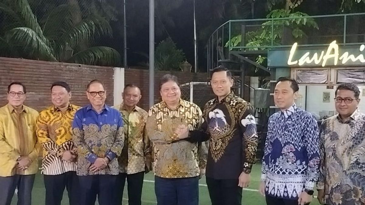 プリ・シケアスでAHY-Ibasに歓迎されたアイルランガ・ハルタルトは、SBYとの非公開会談を行った。