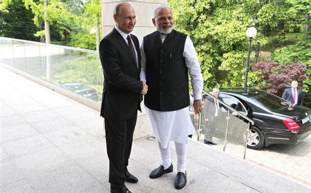 Bertemu Presiden Putin, PM Narendra Modi Bahas Rudal S-400 hingga Produksi Senapan Serbu AK-203 Rusia di India