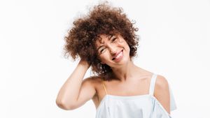 الفرق بين شعر إكليل وجذع الشعر ، تعرف على الشخصية لاختيار منتجات العناية بالشعر المناسبة