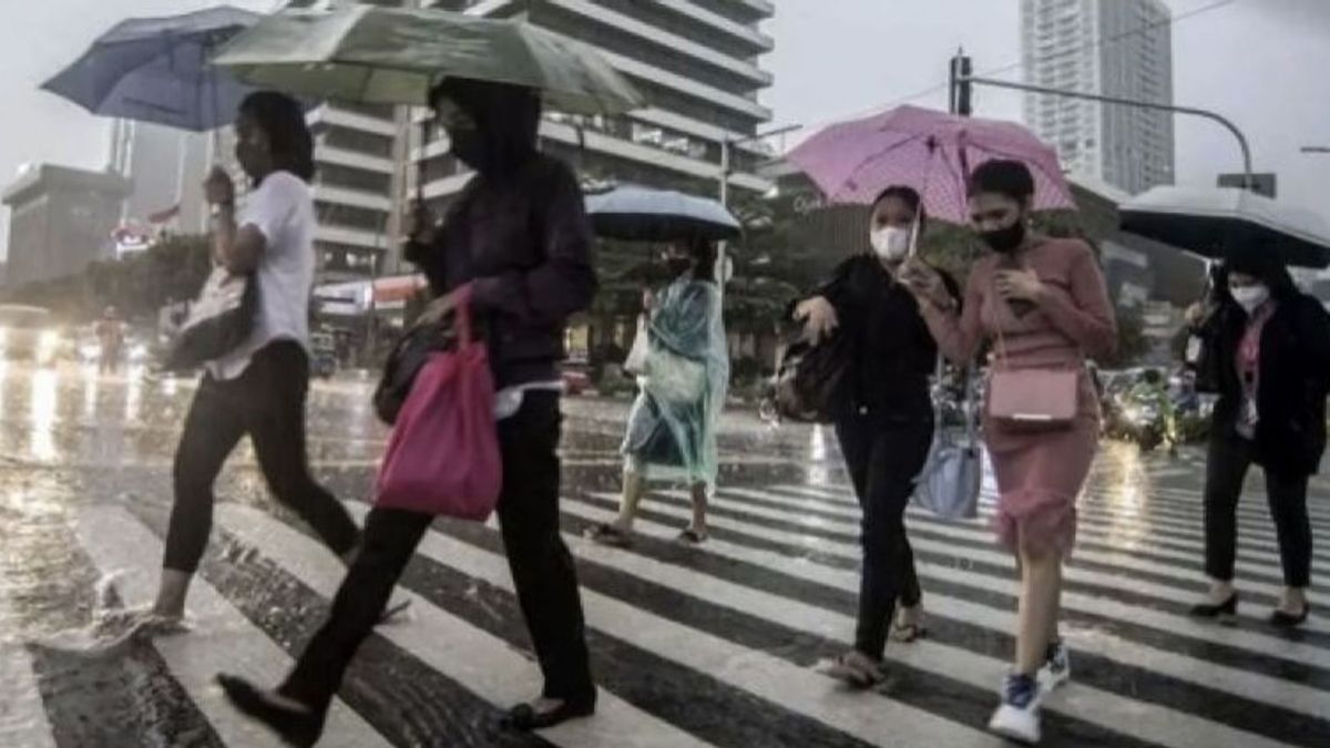 Siap Payung! BMKG Prediksi Hujan Ringan di Jakarta Hari Ini