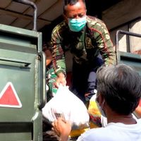 Kasad Jenderal Andika Beri Bantuan Multivitamin untuk RS dr Soetarto Yogyakarta