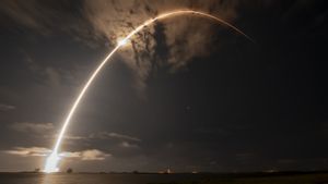 SpaceX Penuhi 65 Misi dengan Luncurkan 22 Satelit Starlink