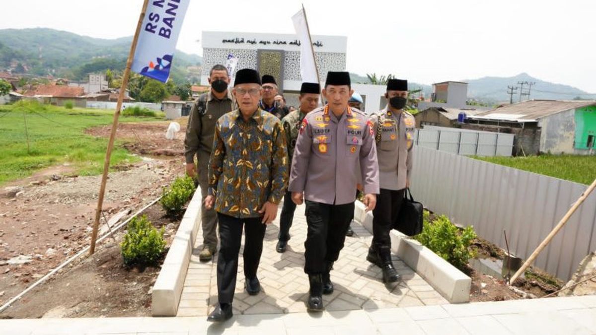 'Luar Biasa' Kapolri Sigit <i>Applause</i> Muhammadiyah yang Banyak Bangun Rumah Sakit dengan Fasilitas Memadai