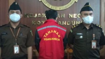 2 Indramayu المسؤولين المحتجزين لقضية الفساد RTH، بدوره الحزب الخاص دعا Kejati