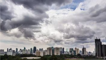 Meski Jakarta Masih Panas Terik, Pemprov DKI Diminta Bersiap Hadapi Musim Hujan