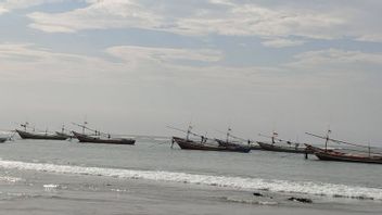 De fortes vagues et de fortes précipitations à Bengkulu, BMKG Atteigne les pêcheurs et les résidents côtiers vigilants