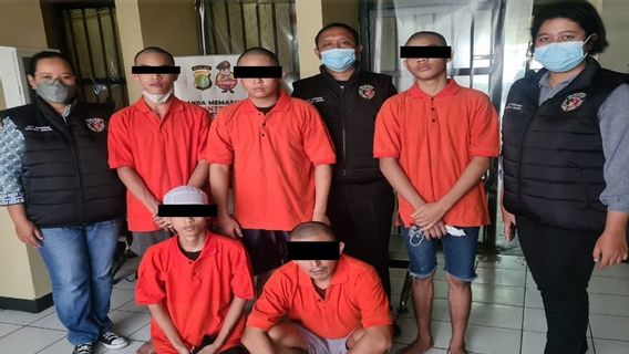 Been Sleeped And Offered To Become A Prostitute, Underage Girl Chooses To Report To Police, 5 Pimps Arrested