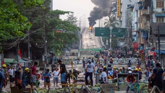 Avoid The Pursuit Of Myanmar Soldiers, Three Civilians Died As A Result Of Jumping From The Top Of The Building