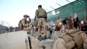 アフガニスタンでの避難、英国国防長官:滑走路に迫撃砲が発射された場合、それは人道的な問題です