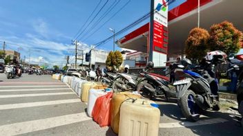 Alleged Panic Buying, Borong Action And Hoarding Fuel In West Aceh Caused Oil Stocks To Run Out
