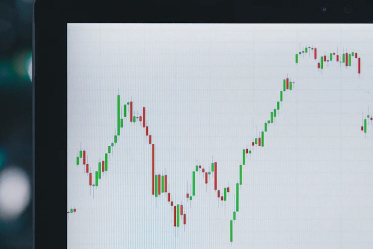 暗号での先物取引:定義、仕組み、リスク