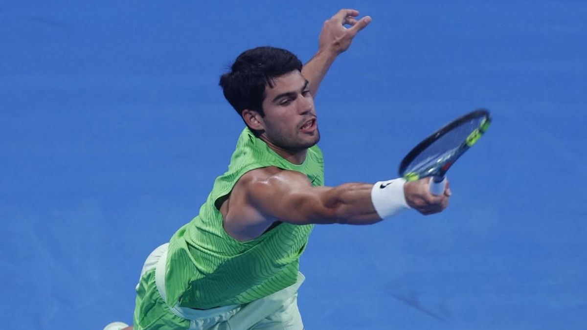 كارلوس ألكاراز يصل إلى الدور الثاني في بطولة قطر المفتوحة 2026