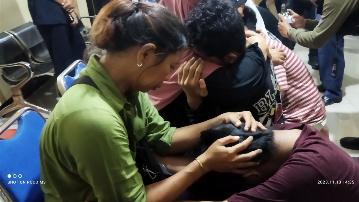 Karena Masih di Bawah Umur, Pelaku Tawuran Johar Baru Kena Sanksi Cuci Kaki Orang Tua Masing-masing