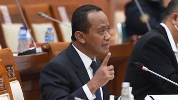 Pursuing Target 100 GW From PLTS, Bahlil Meets PV Solar Company