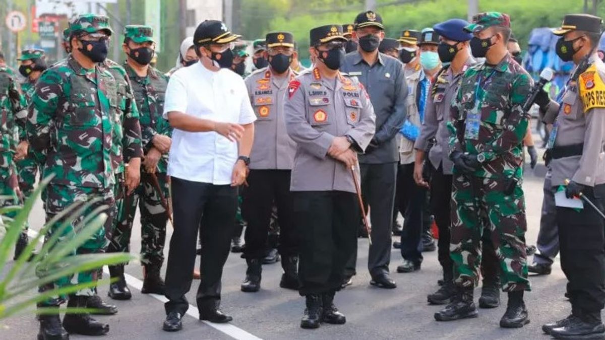 Update Sleman: Menkes Bersama Kapolri dan Panglima TNI Meninjau Pos PPKM di Prambanan