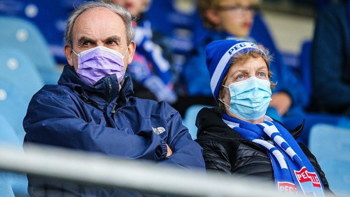 Le Gouvernement Néerlandais Révoque La Licence D’un Match Sportif En Présence Des Spectateurs, KNVB Fingers