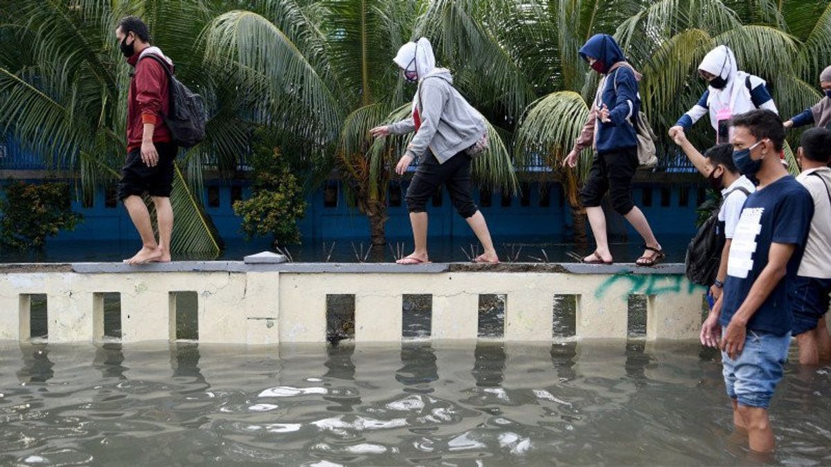北ジャカルタは再びロブを氾濫させ、現在は8RTから30センチメートルを浸しています