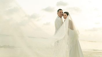 Julie Estelle Menikah dengan David Tjiptobiantoro Suami di Maldivies, Ini Profil Suaminya