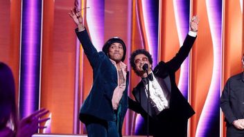 Jon Batiste And Silk Sonic Dominate The 2022 Grammy Awards Winner List