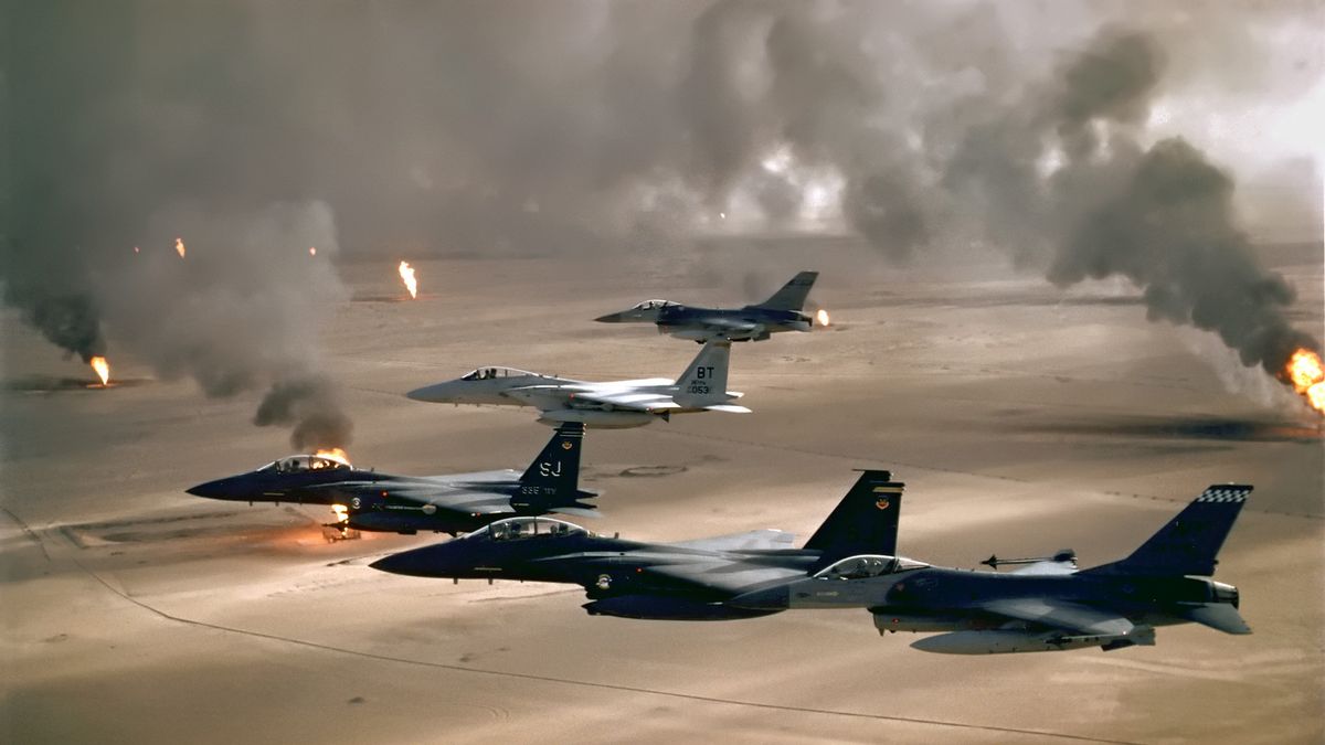 حرب الخليج بين الكويت والعراق والتي سببتها المنافسة في تجارة النفط