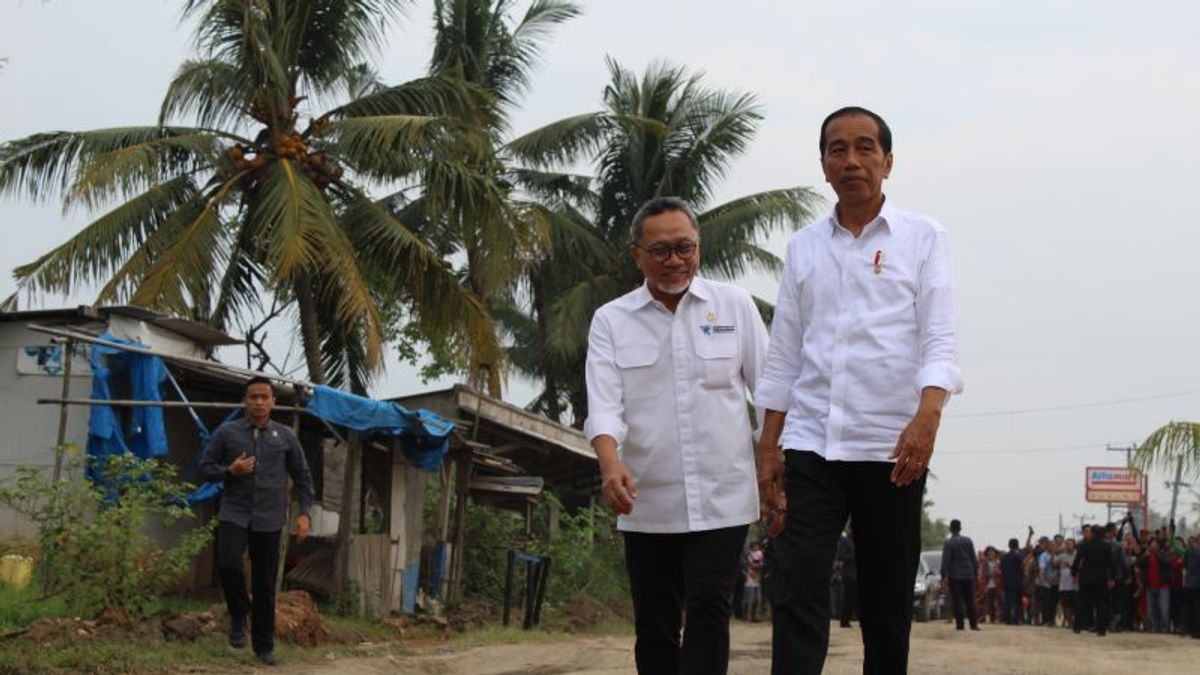 After The Inspection, Jokowi Gives 800 Billion To Repair Damaged Roads In Lampung