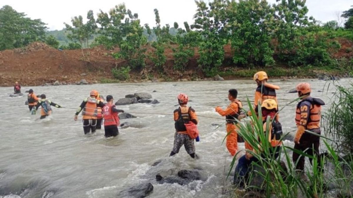 The Basarnas Finds 2 Bodies Of Drowned Boys In Maros