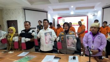 ronyme : La police de Pekanbaru arrête huit syndicats pour vendre des bébés