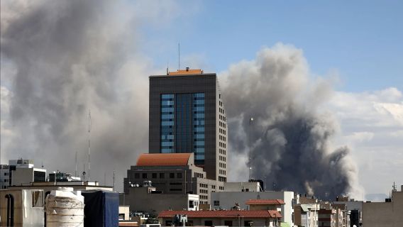 イラン国民がUAEを標的にしたミサイル攻撃の犠牲者