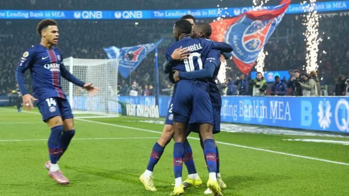 أوسمان دمبله يسجل هدفين في مباراة باريس سان جيرمان ضد مارسيليا 5 - 0   