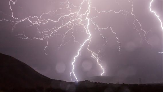 BMKG 天気予報: 一部の地域で極端な天気に注意してください 水曜日 22 9 月