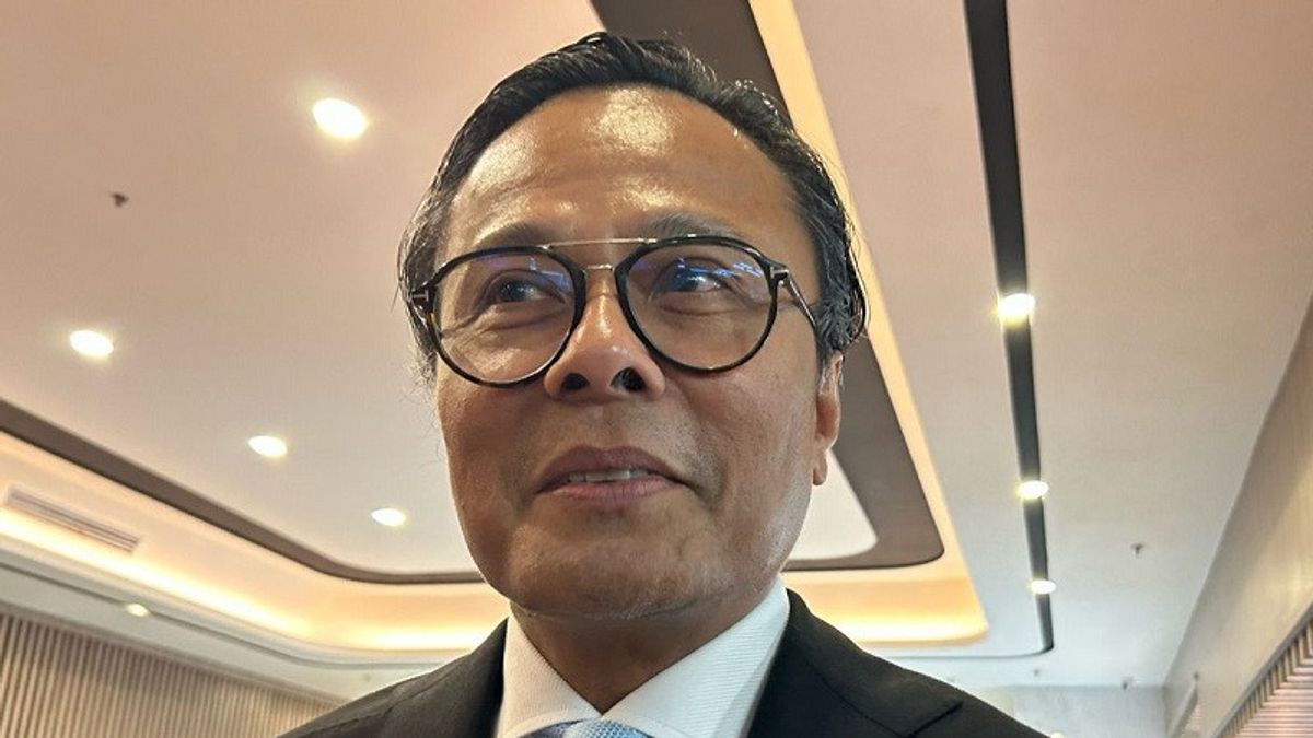 ドニー・オスカリアは、SOEsの大臣代理に任命された後、プラボウォに会いましたが、ダナンタラへの合併について話し合いますか?