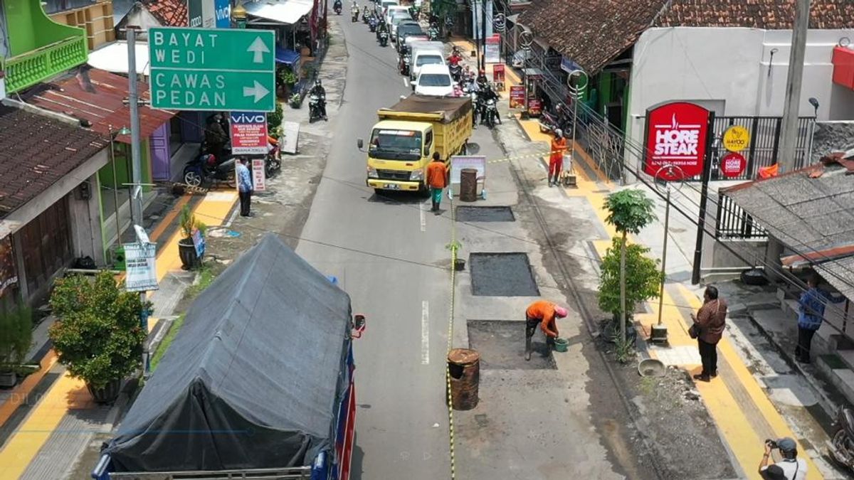 Ganjar Pantau Jalur Provinsi Pakai Aplikasi Jalan Cantik, Tak Ada Lagi yang Rusak Berat