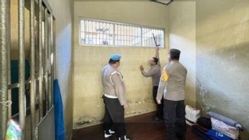 La police de Tabalong Kalsel contrôlait la salle de détention après l’évasion de 10 détenus de la police de Tanah Abang